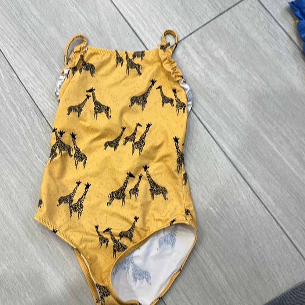 Zara giraffe girls swimsuit size 4-5